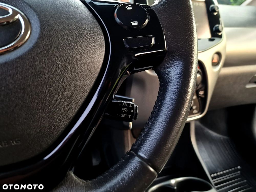 Toyota Aygo x-play - 19