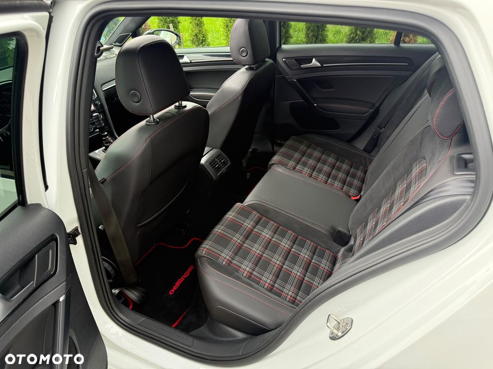 Volkswagen Golf GTI Performance BlueMotion Technology DSG - 29