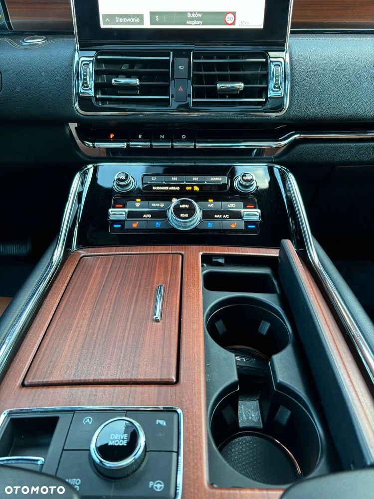 Lincoln Navigator - 12