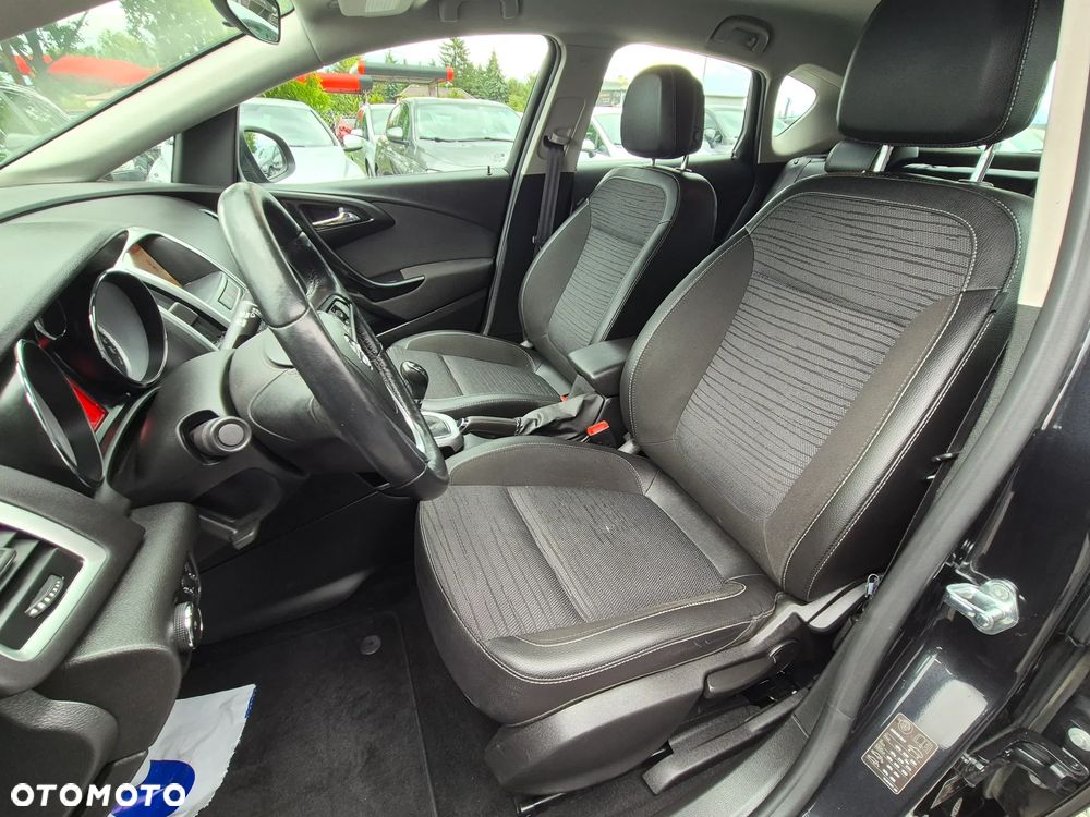 Opel Astra 1.6 CDTI Essentia - 24