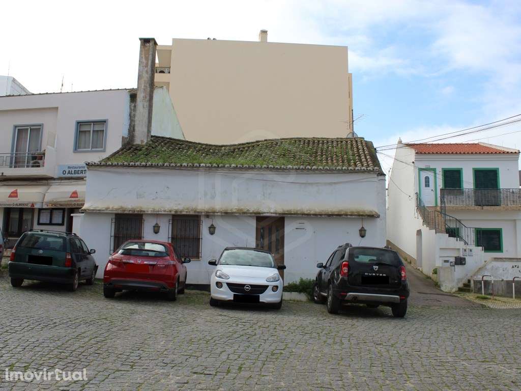 Edifício, para recuperar, no centro de Lagos, Algarve - Grande imagem: 4/26