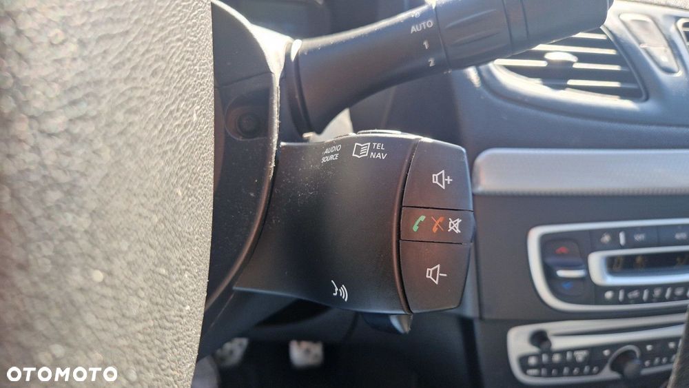 Renault Fluence 2.0 16V Sport Way - 29