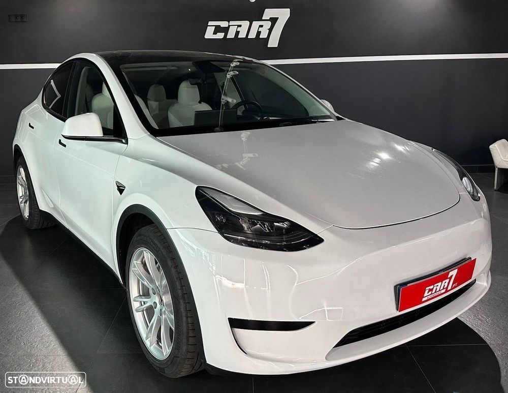 Tesla Model Y Standard RWD - 1