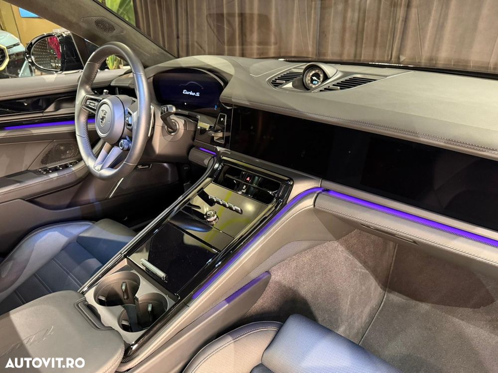 Porsche Panamera - 22