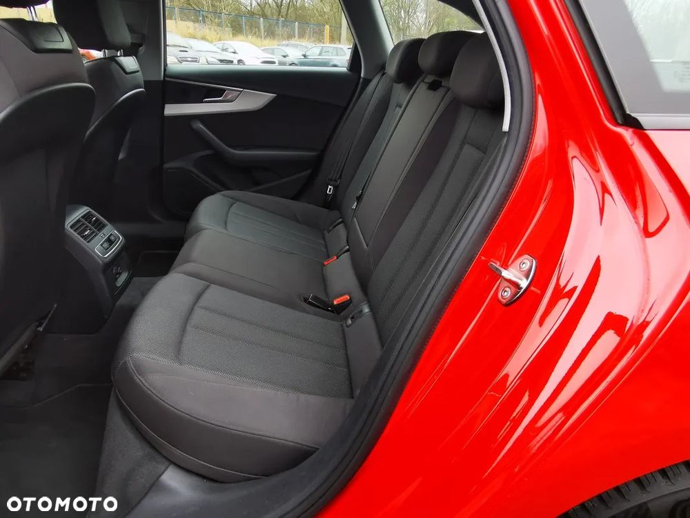 Audi A4 Avant 35 TDI Sport S tronic - 28
