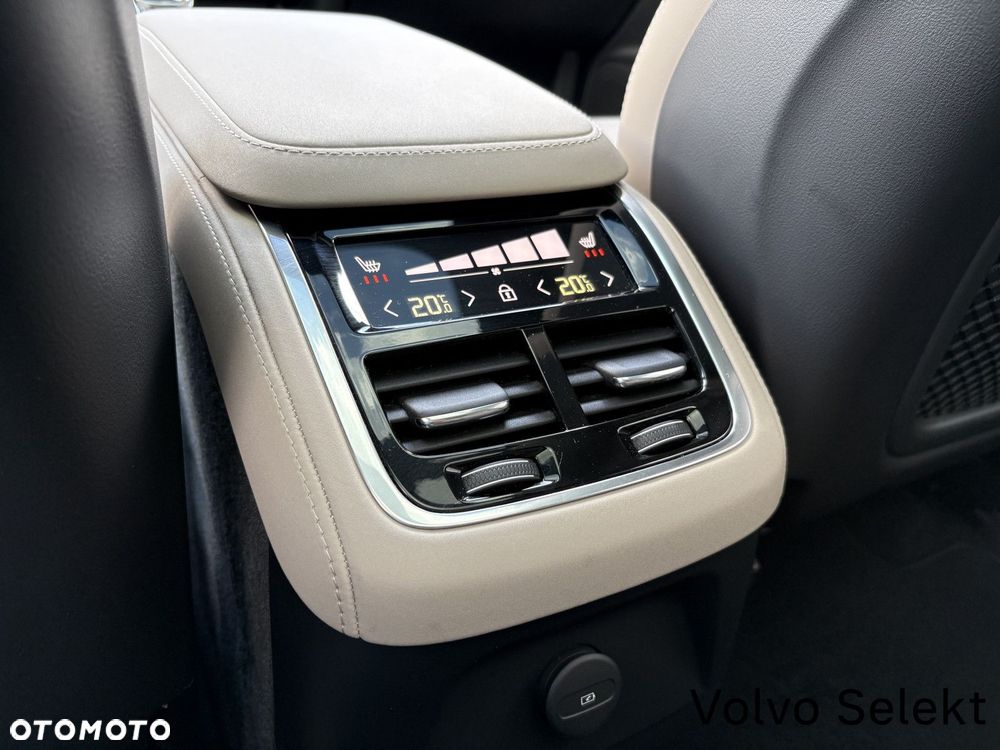 Volvo XC 90 - 30