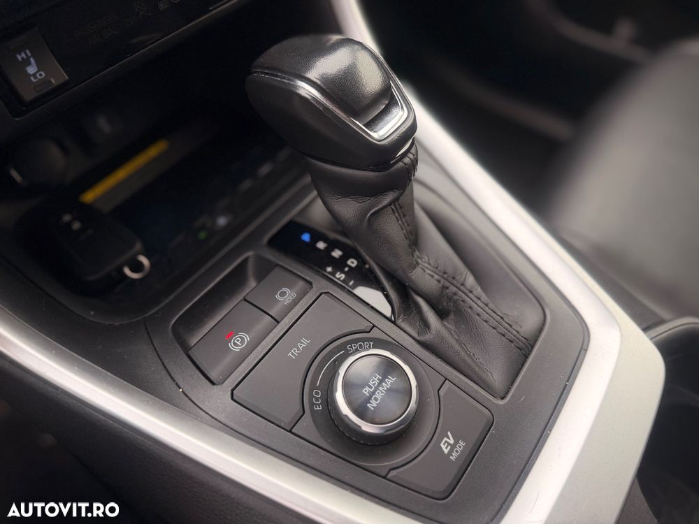 Toyota RAV4 2.5 VVT-iE 4x4 Luxury - 8