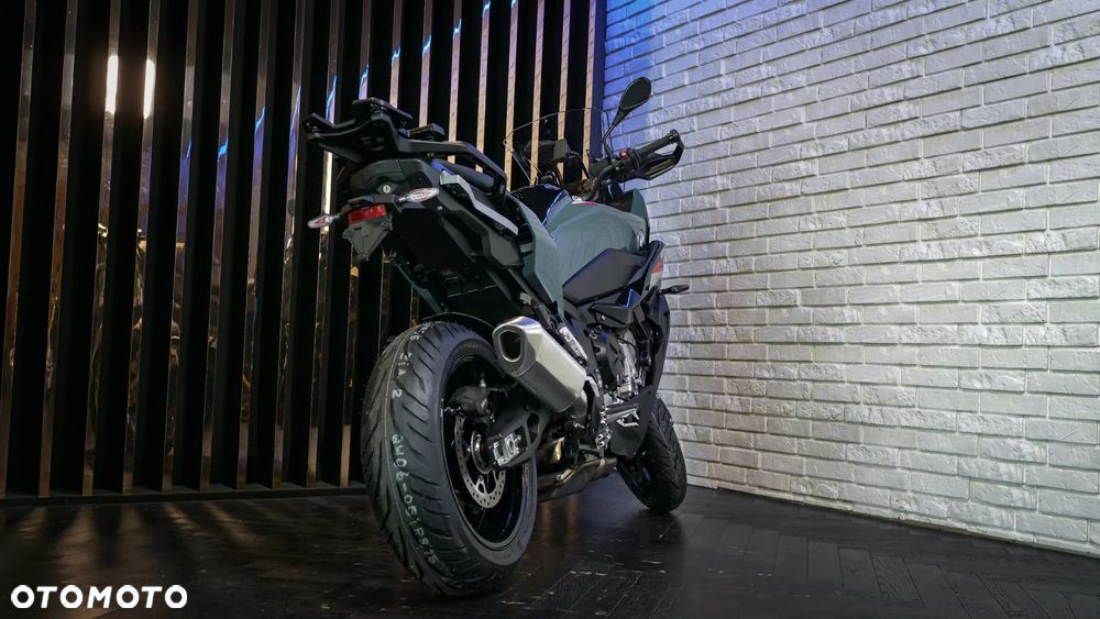 BMW S - 4