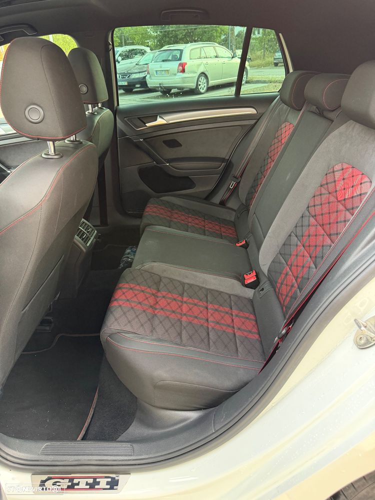 VW Golf GTI TCR 2.0 TSI OPF DSG - 13