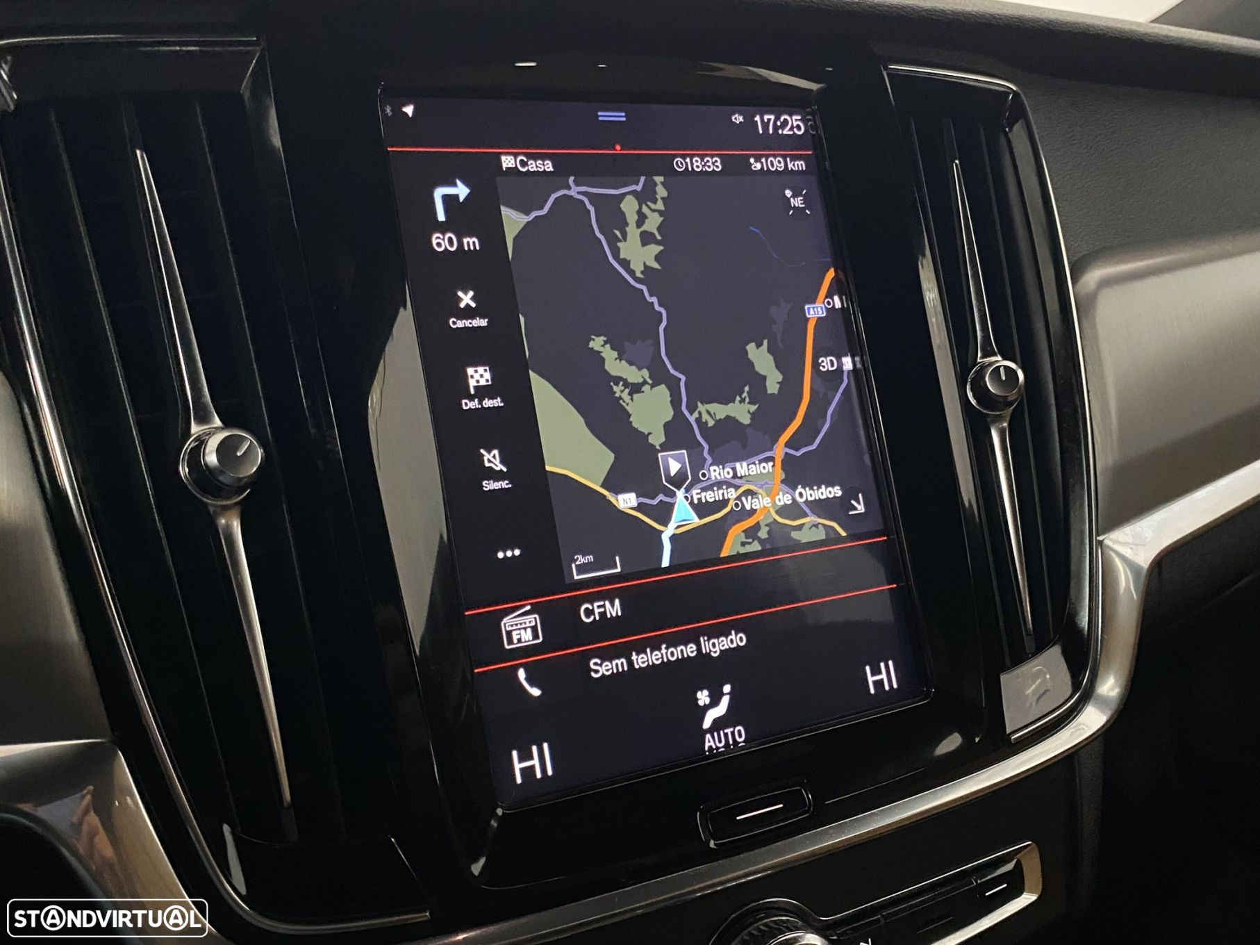 Volvo V90 2.0 D4 Momentum Geartronic - 25