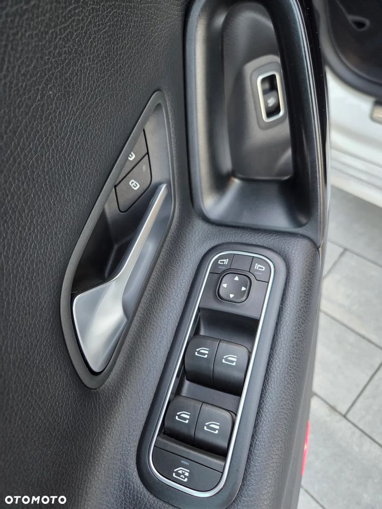 Mercedes-Benz CLA 180 d 7G-DCT - 27