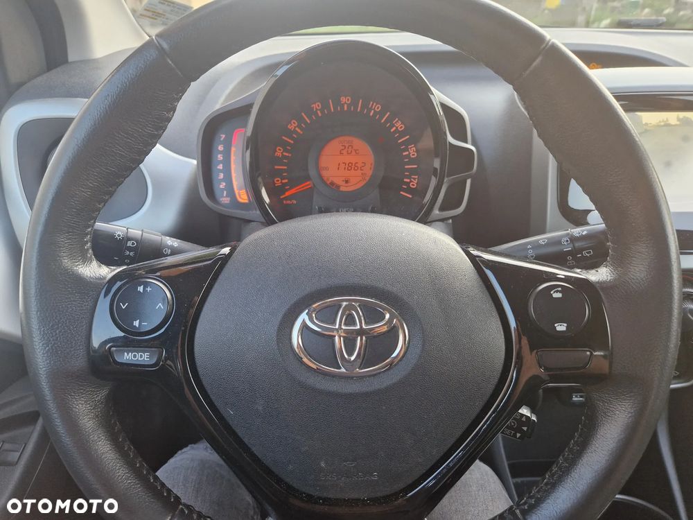 Toyota Aygo x-cite - 11
