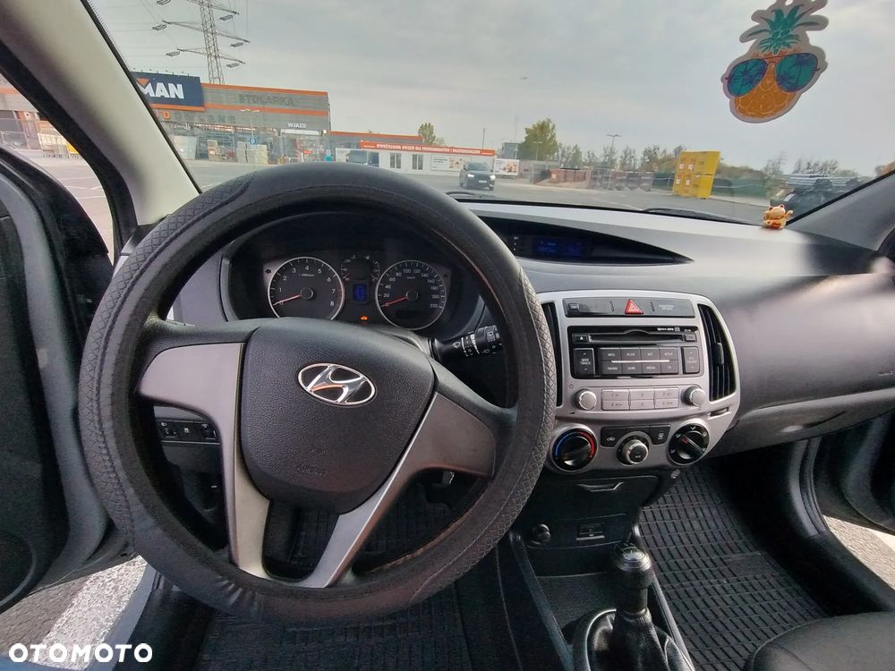Hyundai i20 - 17