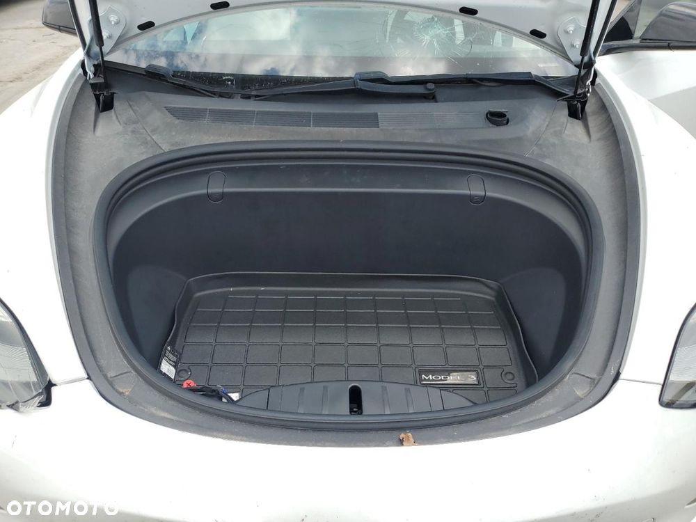 Tesla Model 3 - 14