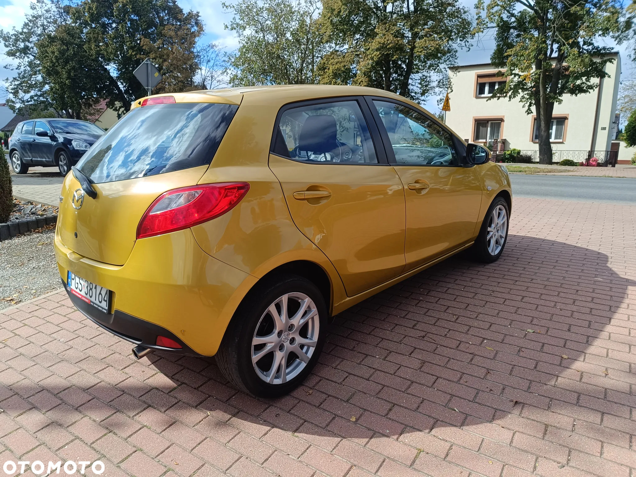 Mazda 2 - 4
