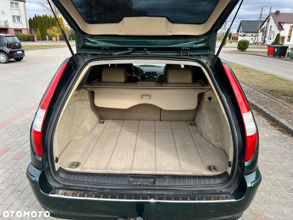 Ford Mondeo 2.0 Ghia - 11