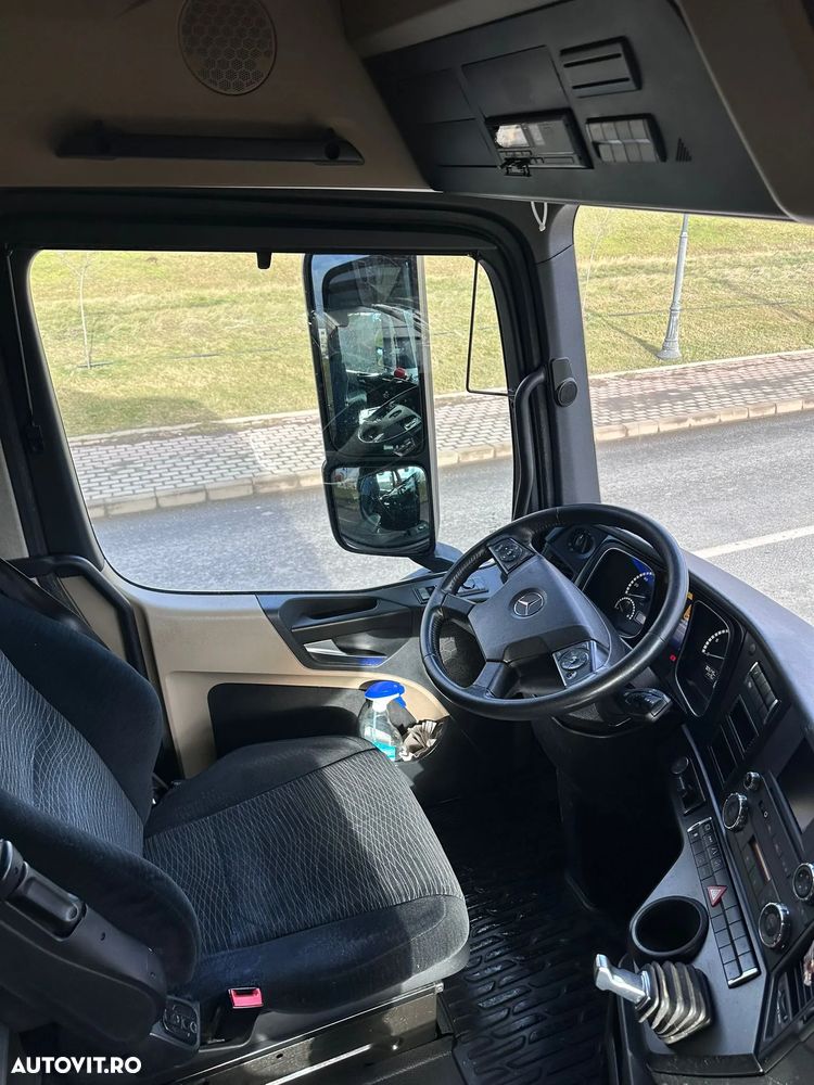 Mercedes-Benz Actros - 10