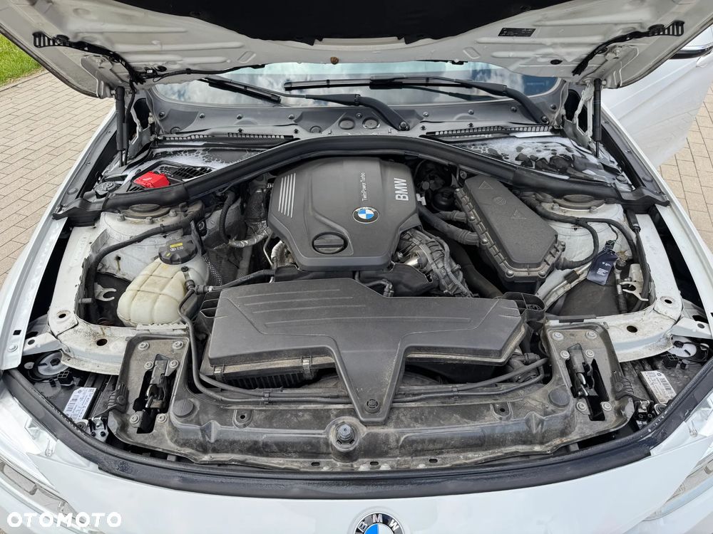 BMW Seria 3 320d Efficient Dynamic Edition Sport Line - 13