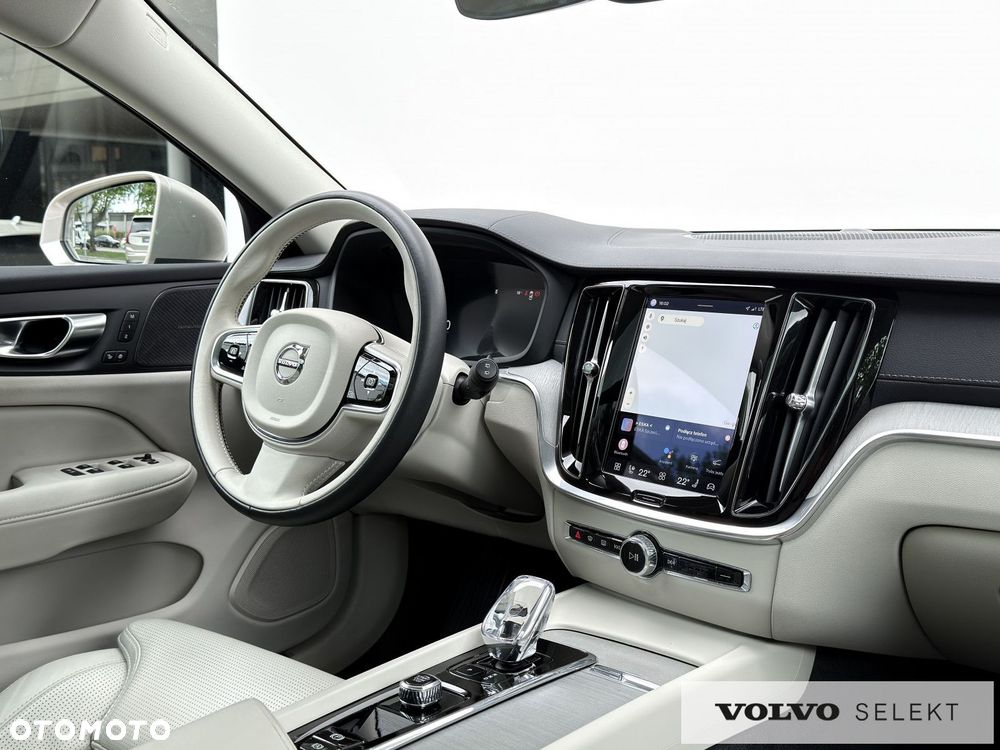 Volvo V60 Cross Country - 21