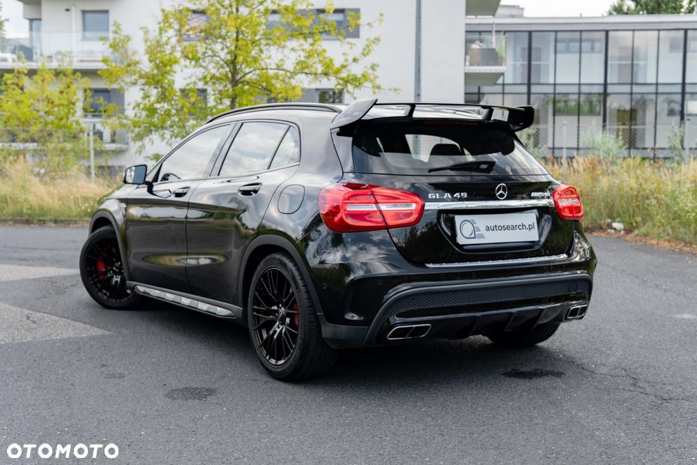 Mercedes-Benz GLA 45 AMG 4-Matic Edition 1 - 5