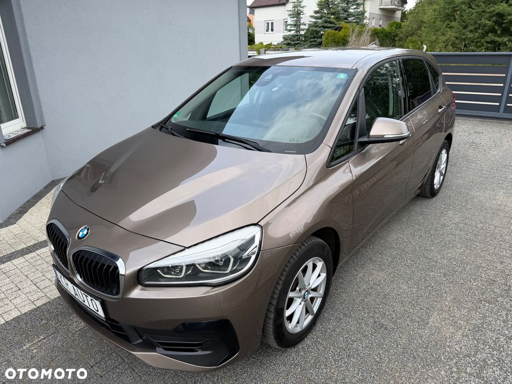 BMW Seria 2 218d - 32