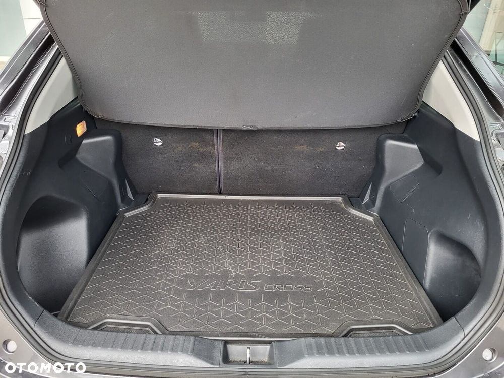 Toyota Yaris Cross Hybrid 1.5 Comfort 4x4 - 34