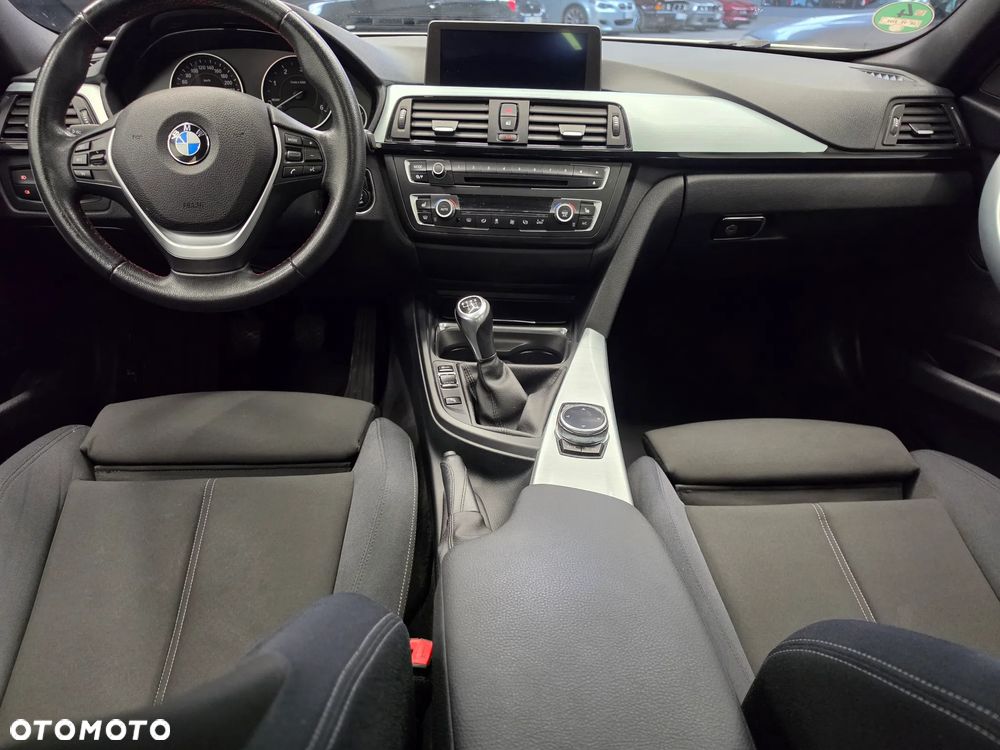 BMW Seria 3 318d DPF Edition Sport - 30