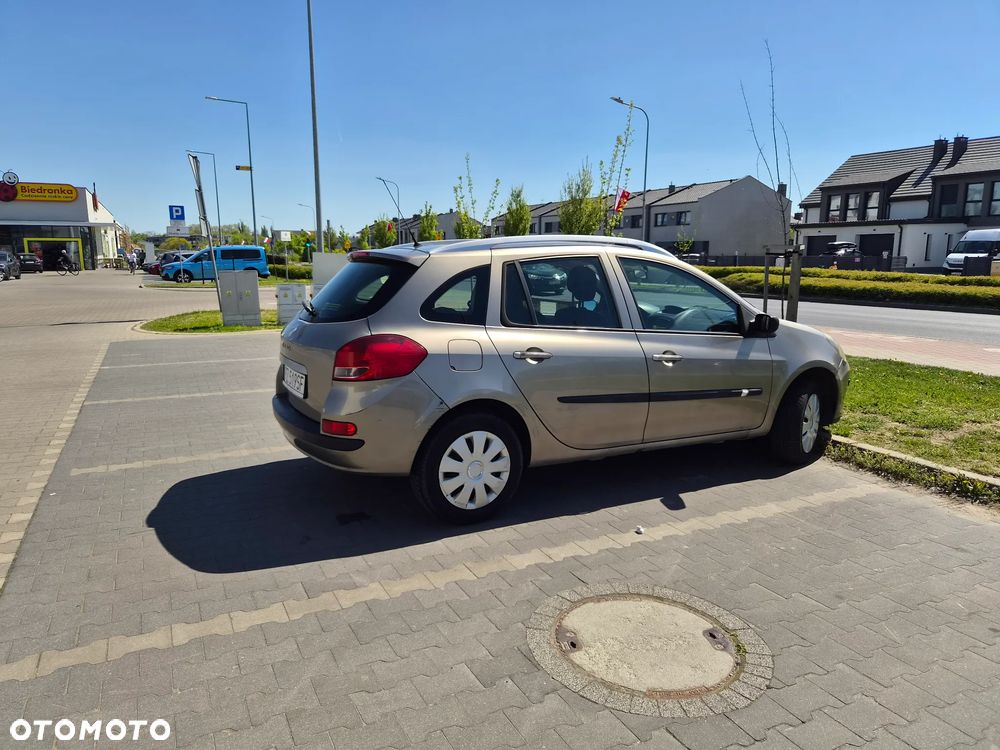 Renault Clio - 6