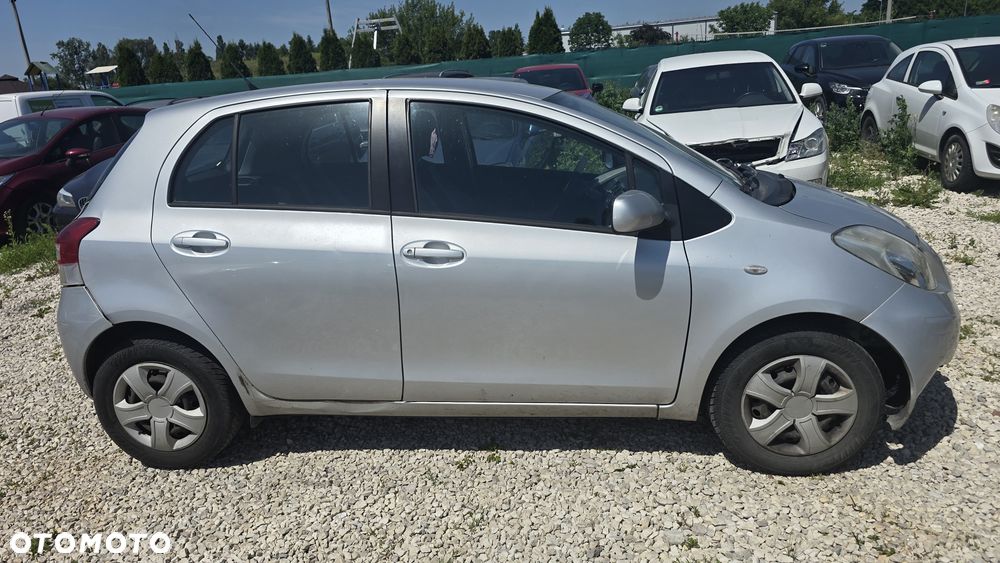 Toyota Yaris 1.0 Luna - 8