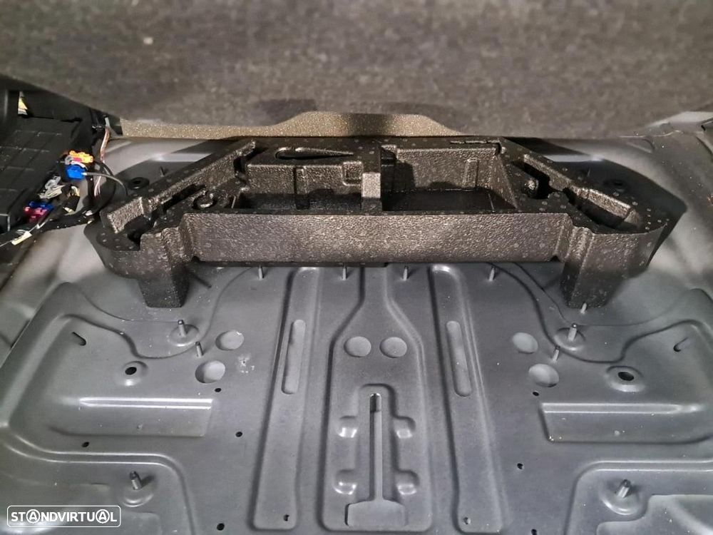 Volvo XC 40 1.5 T2 Momentum Core Geartronic - 12
