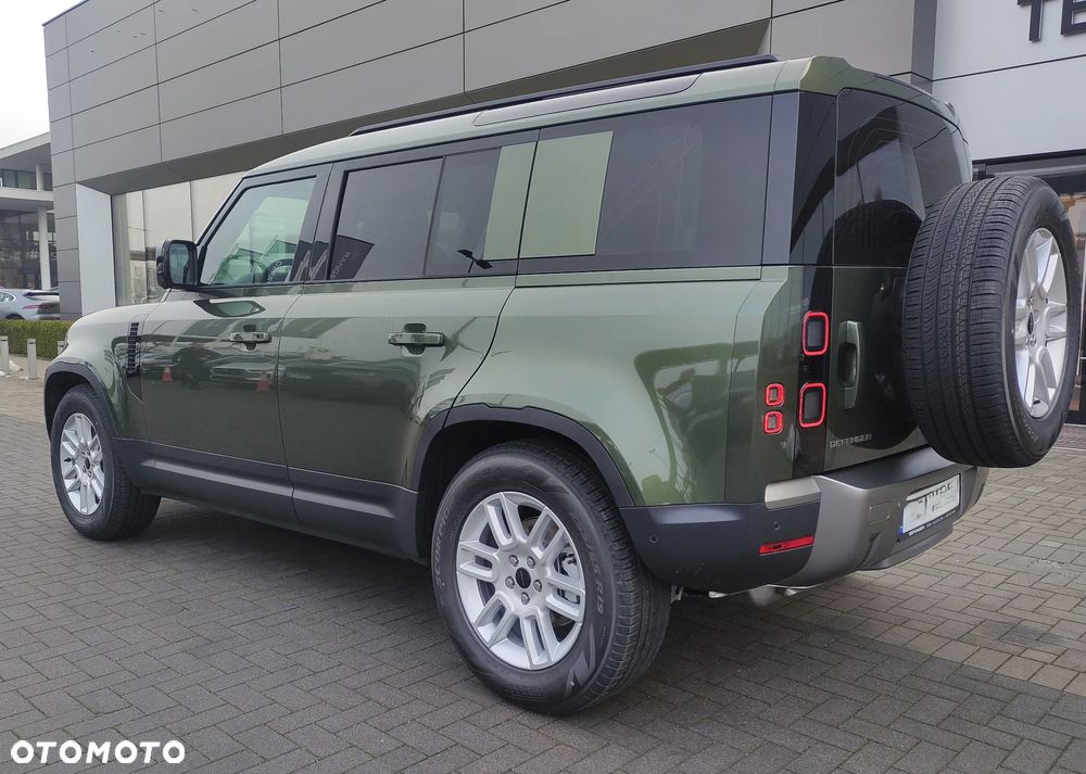 Land Rover Defender - 17
