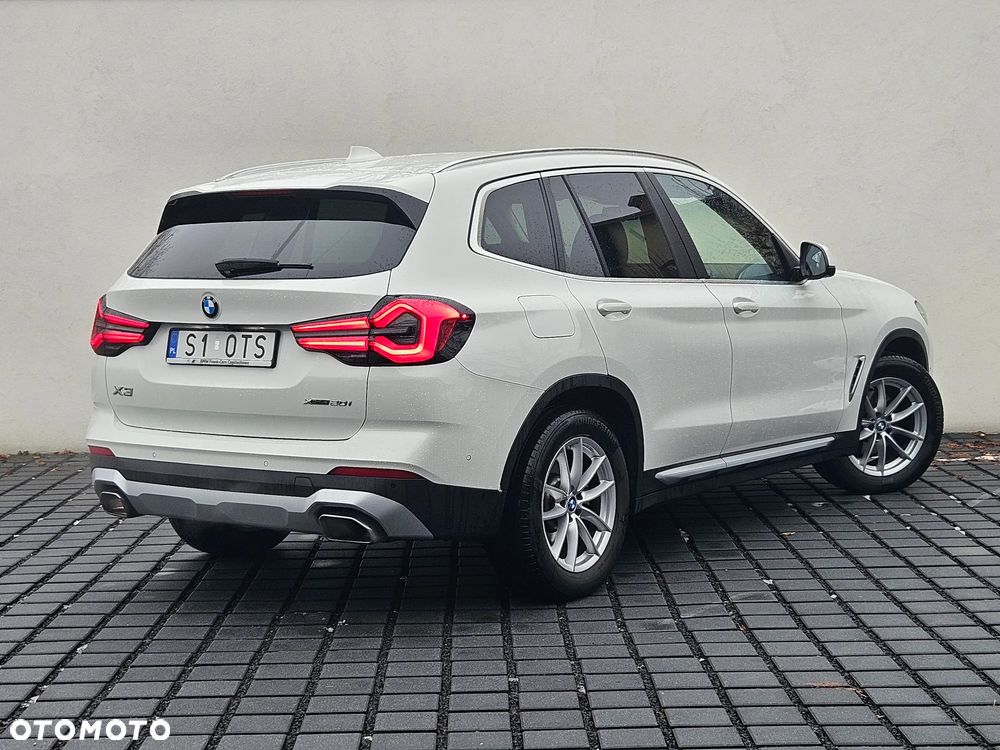 BMW X3 xDrive20i mHEV - 12