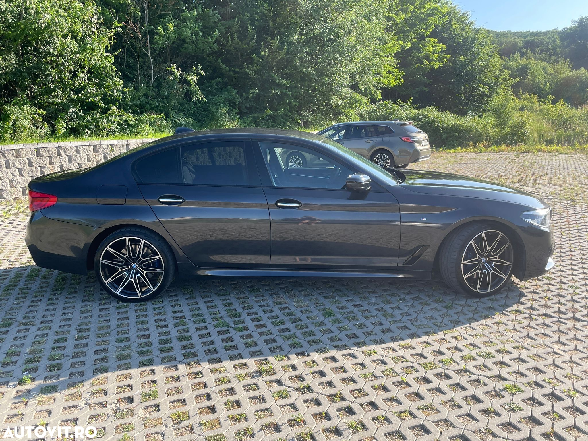 BMW Seria 5 530d xDrive AT - 2