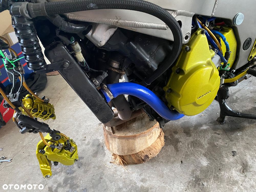 Honda CBR - 32