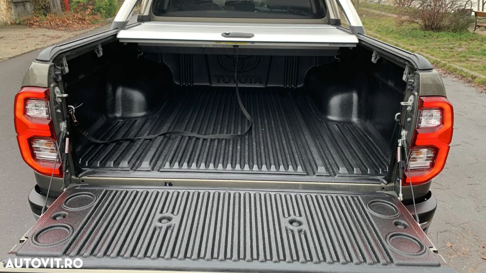 Toyota Hilux 2.8D 204CP 4x4 Double Cab AT Executive Color Edition - 11