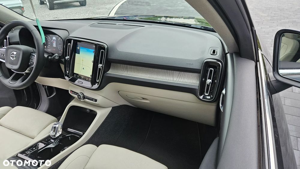 Volvo XC 40 T4 Geartronic Inscription - 28