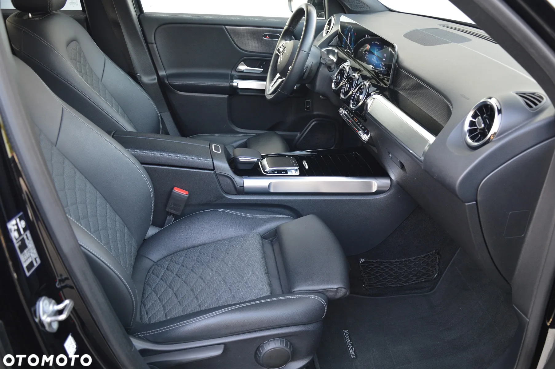 Mercedes-Benz GLB 200 d 8G-DCT Progressive - 18