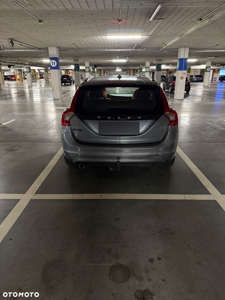 Volvo V60 D3 Drive-E Momentum - 8