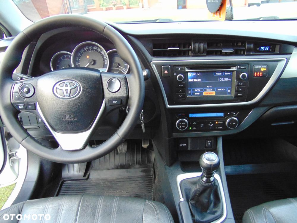 Toyota Auris 1.4 D-4D Luna - 22