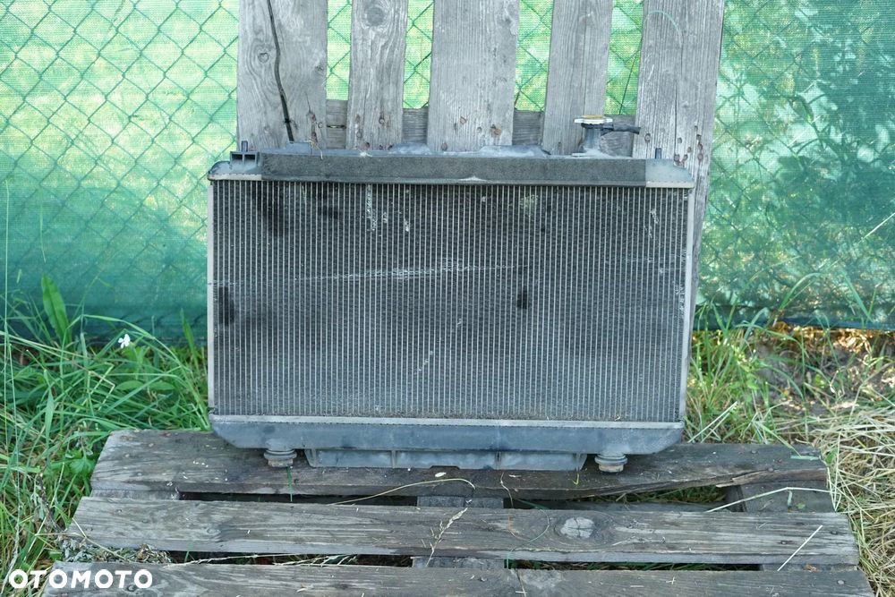 Chłodnica wody wentylatory Toyota RAV4 II 2.0 Benzyna