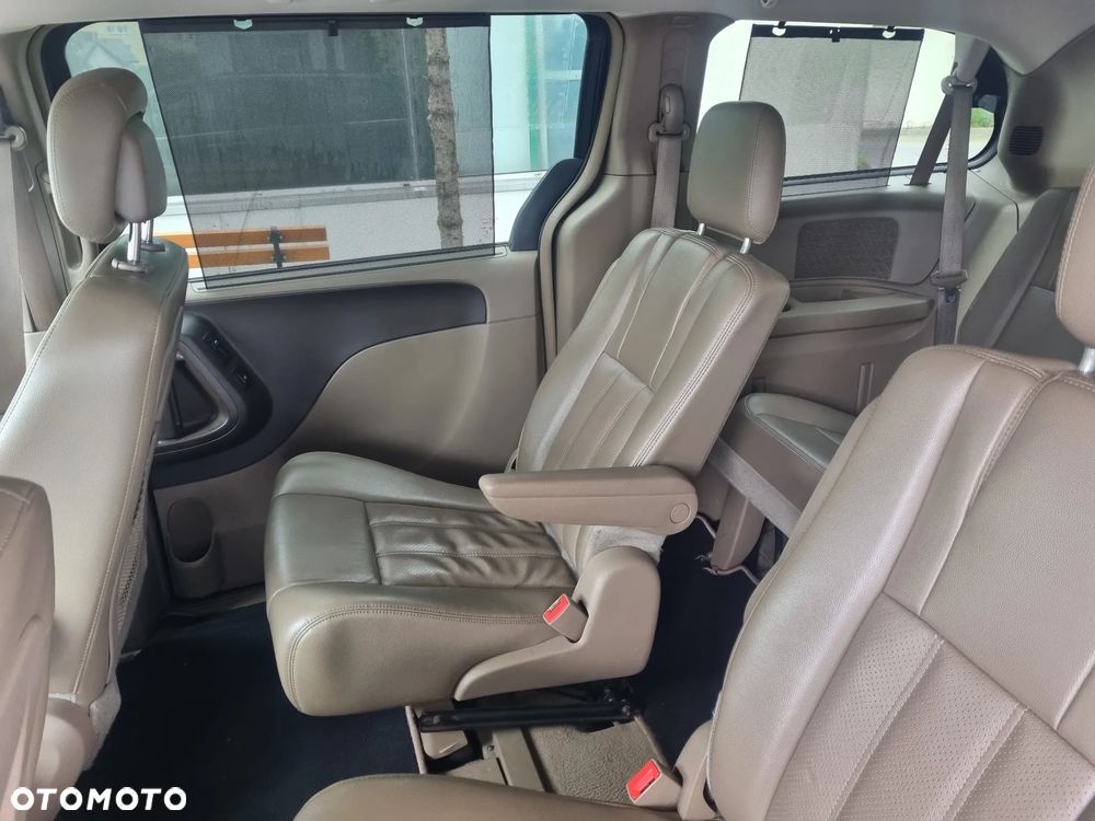 Chrysler Town & Country 3.6 Touring - 6