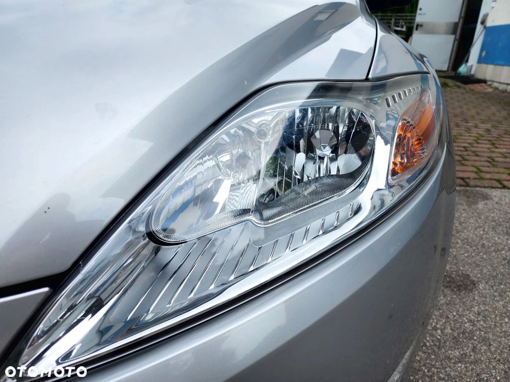 Ford Mondeo 2.0 Trend - 11