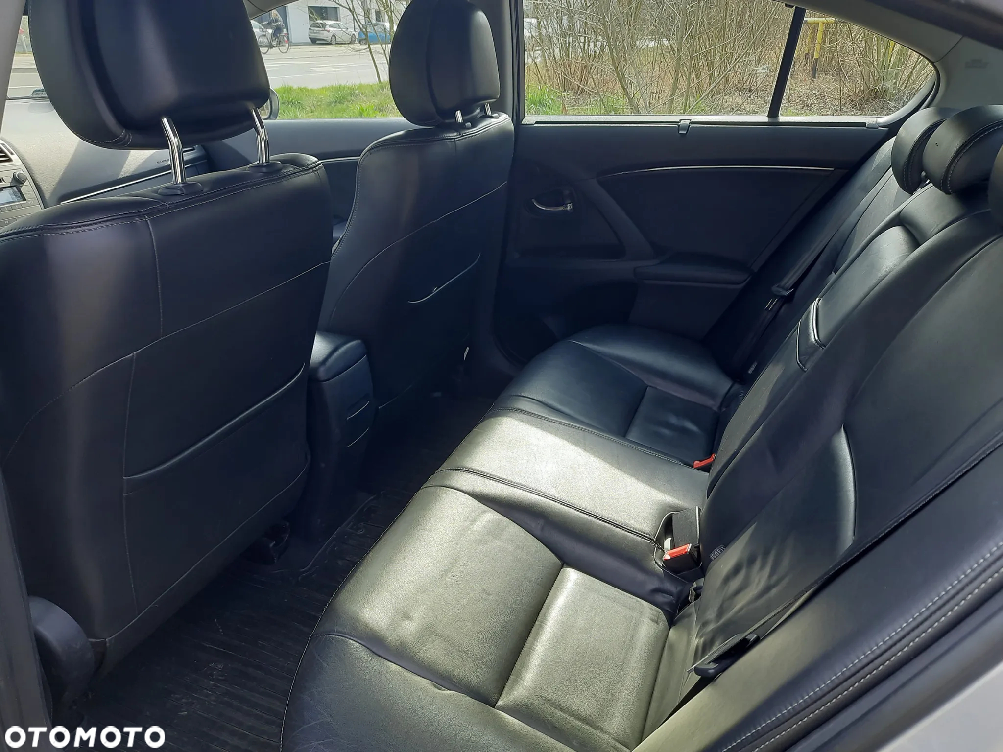 Toyota Avensis - 12