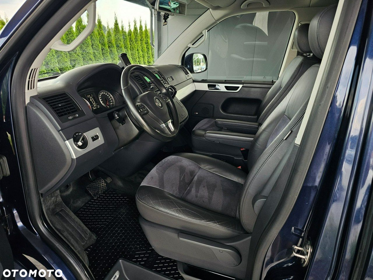 Volkswagen Multivan - 14