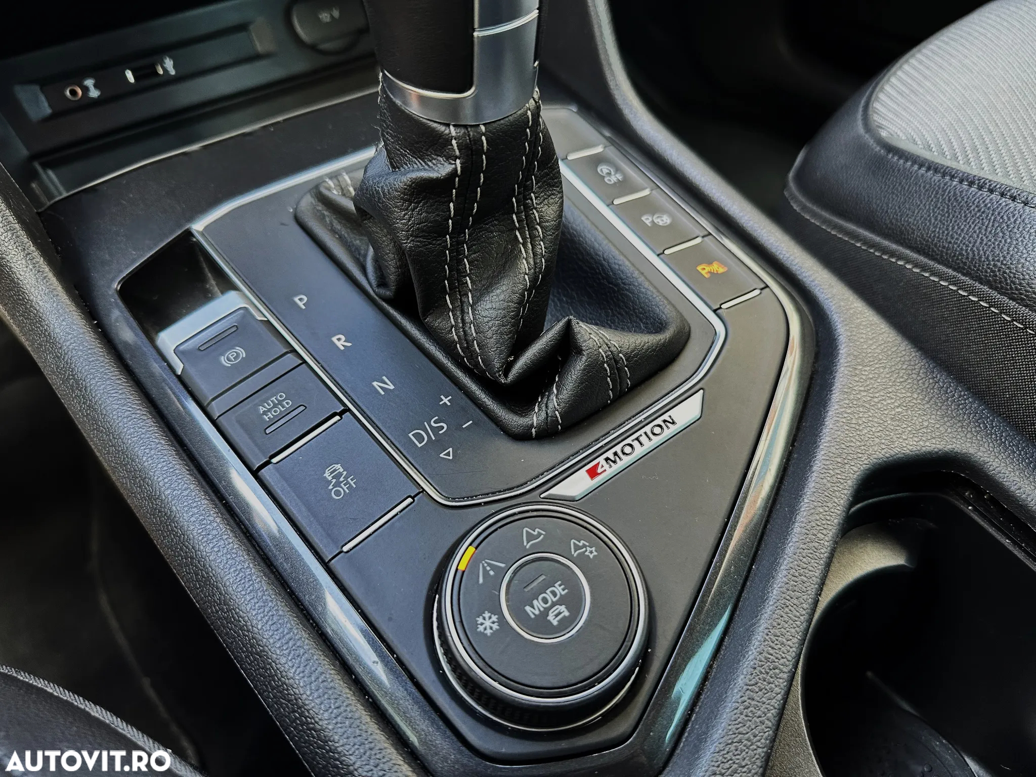 Volkswagen Tiguan 2.0 TDI SCR 4MOTION DSG R-Line - 23