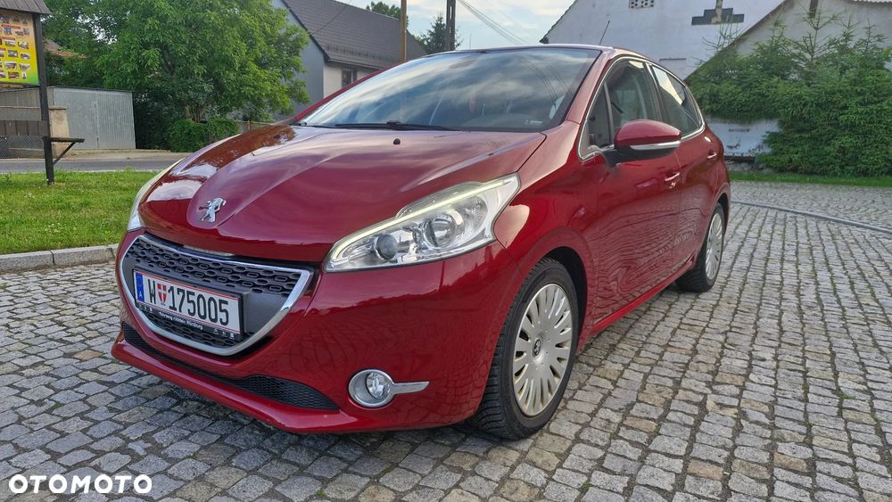 Peugeot 208 120 VTI Intuitive - 1