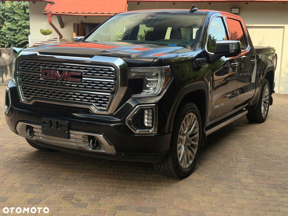 GMC Sierra - 1