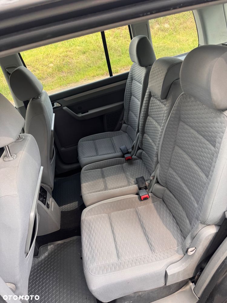 Volkswagen Touran 1.4 TSI Highline DSG - 11
