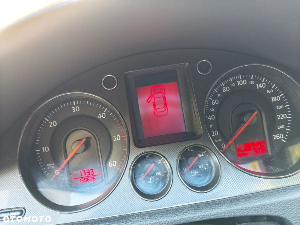 Volkswagen Passat 2.0 TDI Individual - 2