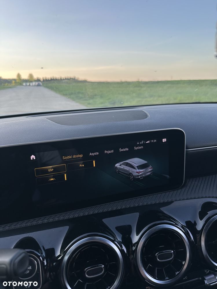Mercedes-Benz CLA 180 7G-DCT AMG Line - 15
